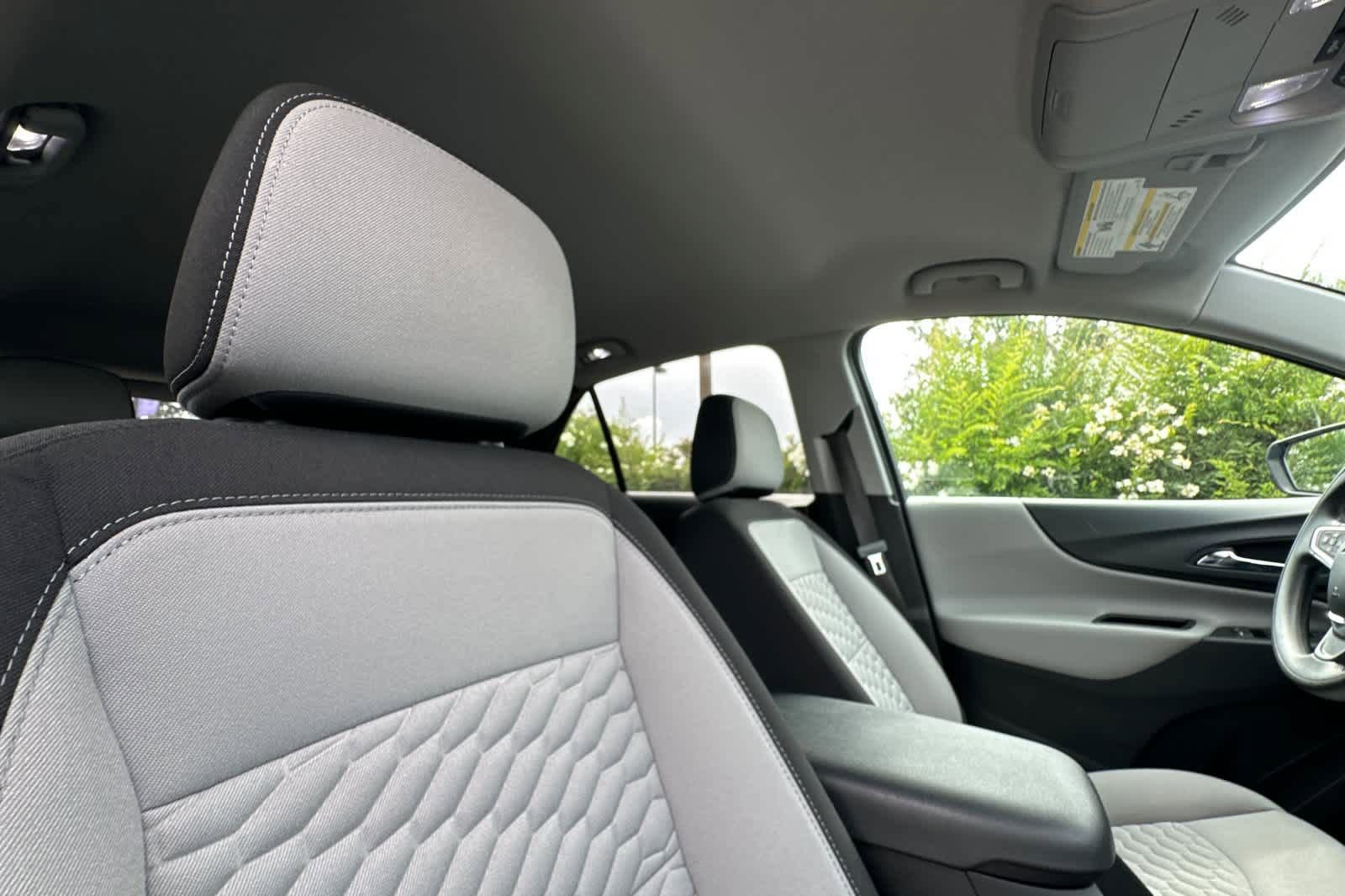 Used 2021 Chevrolet Equinox LT w/ LPO, Floor Liner Package FWD image 17