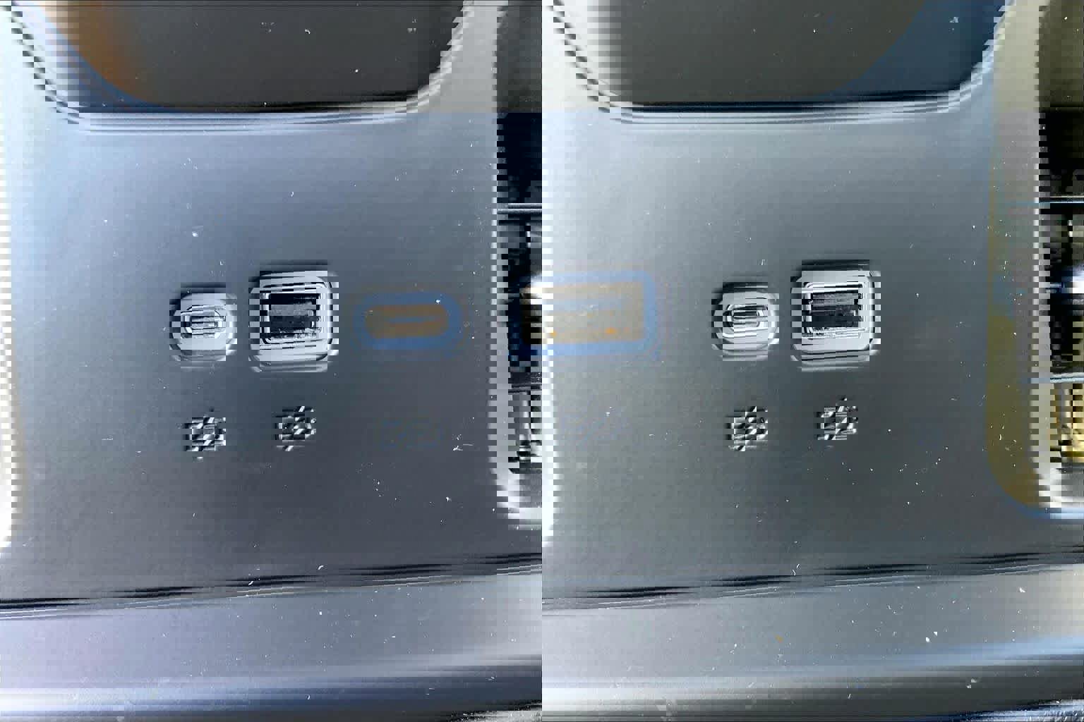 Used 2022 Chevrolet Silverado 1500 LT w/ Z71 Off-Road Package image 32