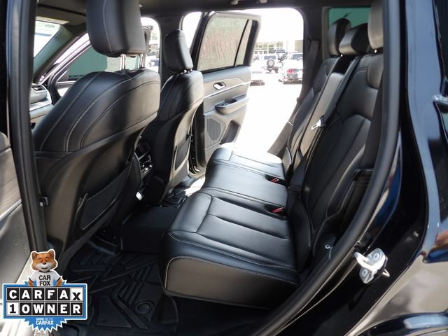 Used 2025 Jeep Grand Cherokee Limited w/ Black Appearance Package RWD image 30
