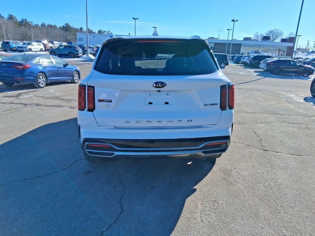 Used 2021 Kia Sorento EX image 4