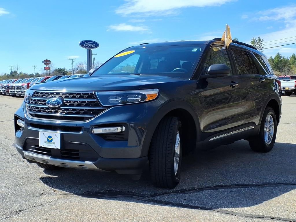 Certified 2023 Ford Explorer XLT w/ Equipment Group 202A AWD/4WD image 7