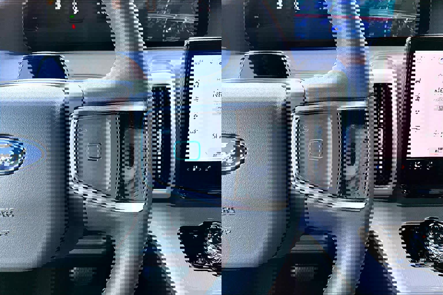 Certified 2025 Ford Expedition Active image 24