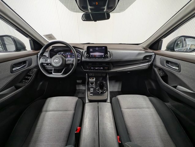 Used 2023 Nissan Rogue SV image 6