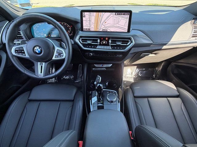 Used 2025 BMW X4 M40i AWD/4WD image 3