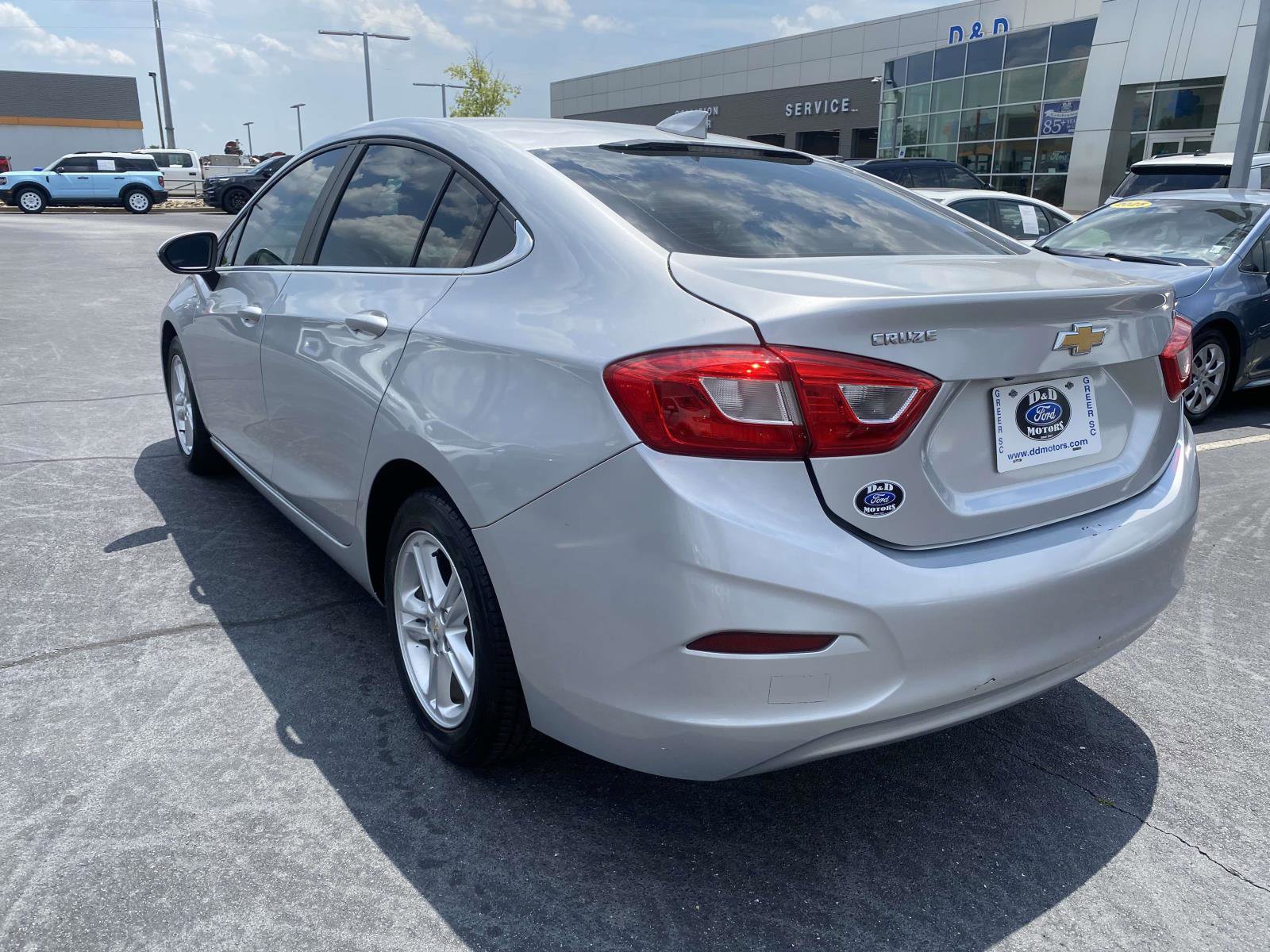 Used 2017 Chevrolet Cruze LT FWD image 5