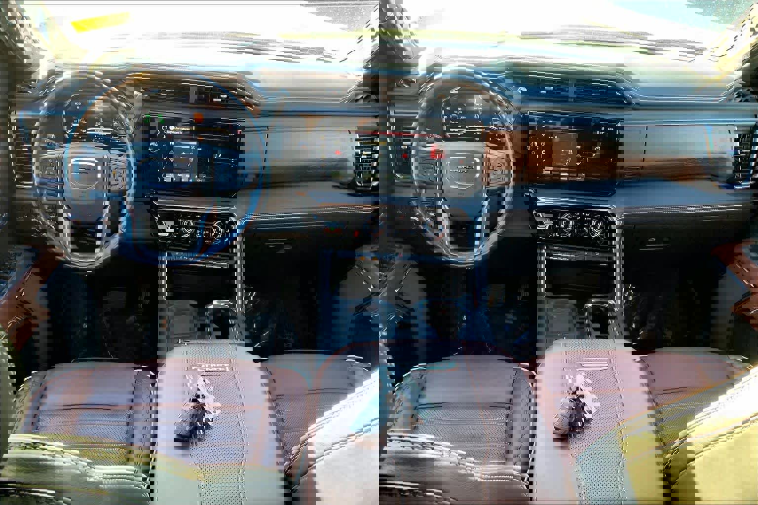 Used 2024 GMC Sierra 2500 Denali Ultimate image 15