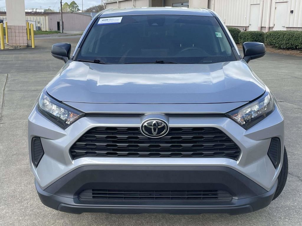 Used 2022 Toyota RAV4 LE image 8