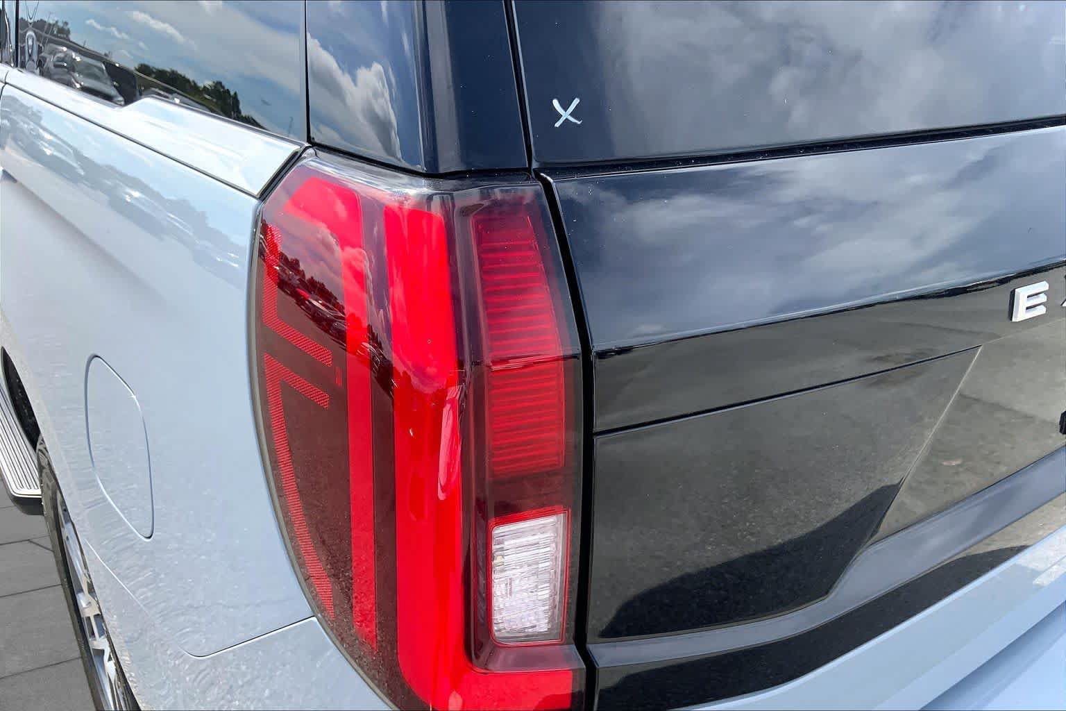 Certified 2025 Ford Expedition Active AWD/4WD image 28