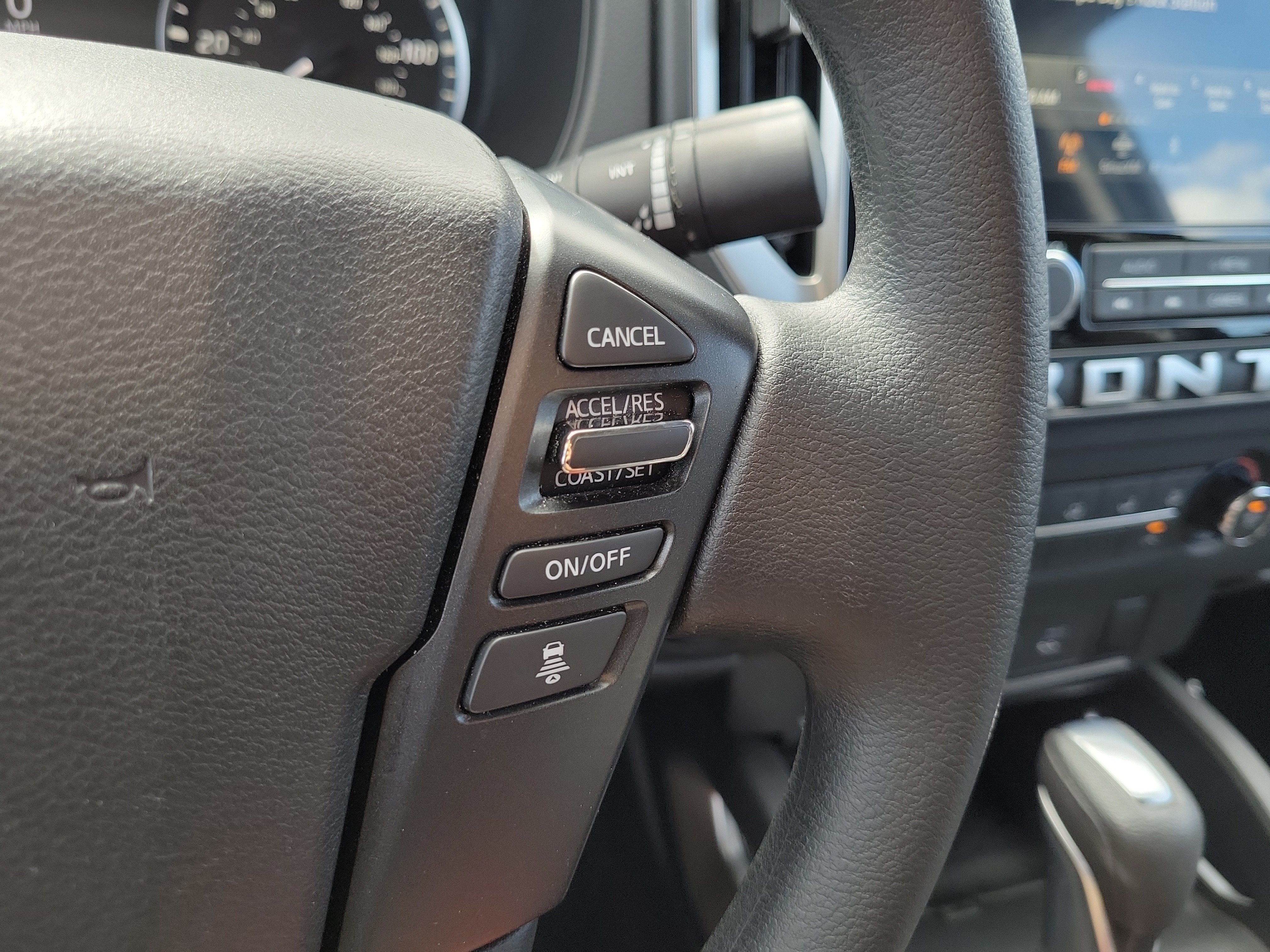 Used 2025 Nissan Frontier SV RWD image 23