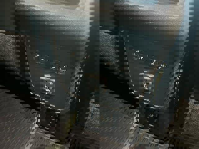 Used 2020 Chevrolet Equinox Premier image 38