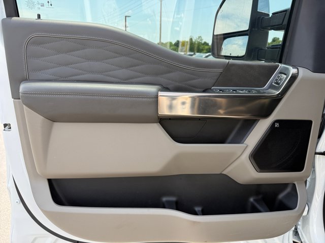 Certified 2026 Ford F450 Platinum w/ Platinum Plus Package AWD/4WD image 31