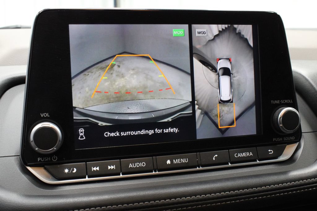 Used 2023 Nissan Rogue SL AWD/4WD image 3