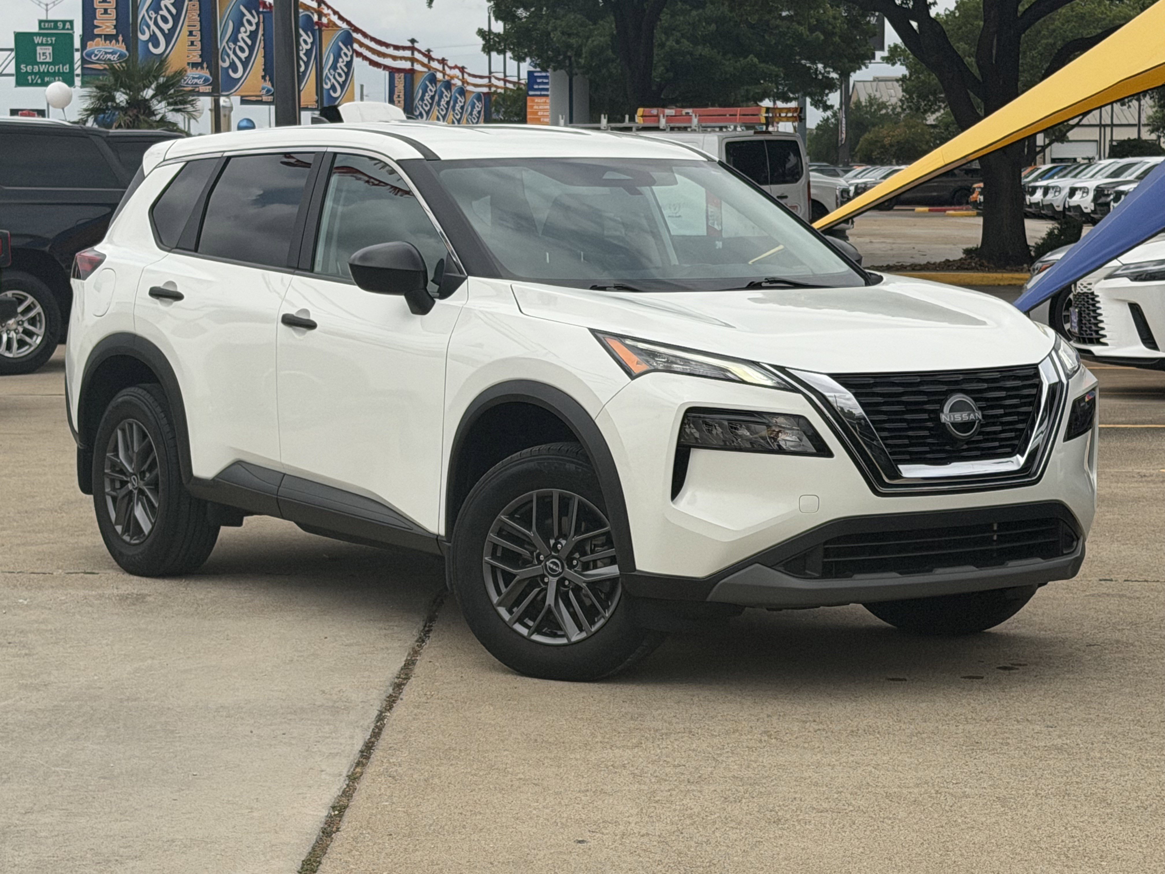 Used 2023 Nissan Rogue S FWD image 1