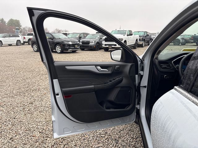 Certified 2025 Ford Escape Platinum AWD/4WD image 17