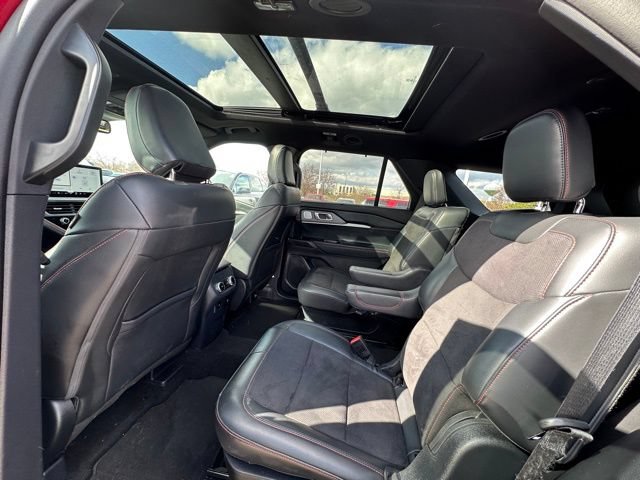 Certified 2025 Ford Explorer ST AWD/4WD image 17