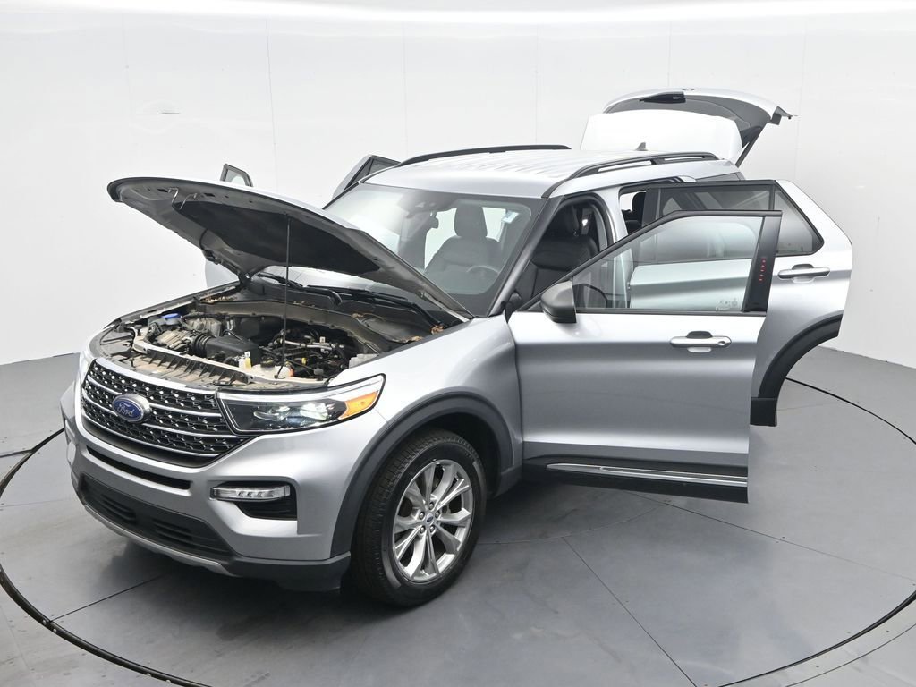 Certified 2023 Ford Explorer XLT w/ Equipment Group 202A AWD/4WD image 33