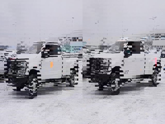 Certified 2017 Ford F350 Lariat w/ Tow Technology Bundle image 7