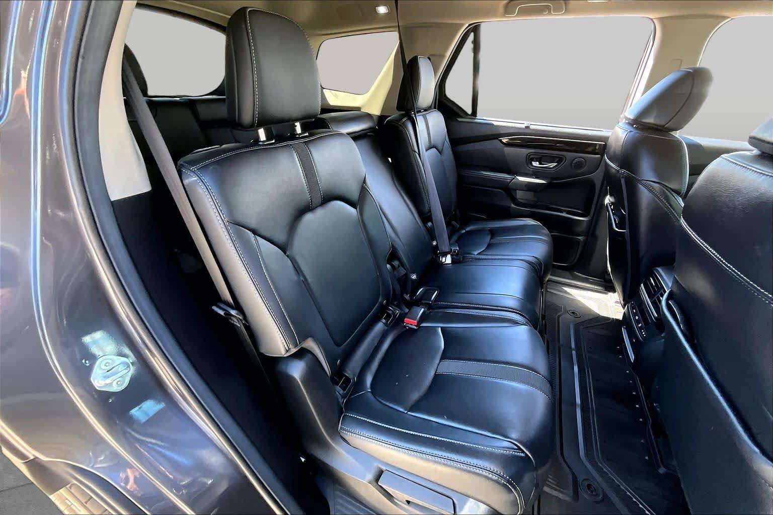 Used 2025 Honda Pilot Touring image 19