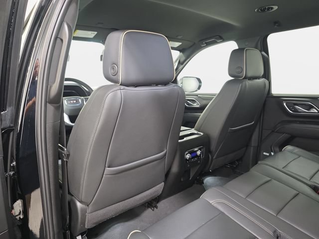 Used 2024 GMC Yukon XL SLT w/ SLT Luxury Package AWD/4WD image 12