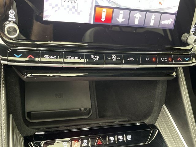 Used 2023 Jeep Wagoneer Series III w/ Premium Group I AWD/4WD image 25