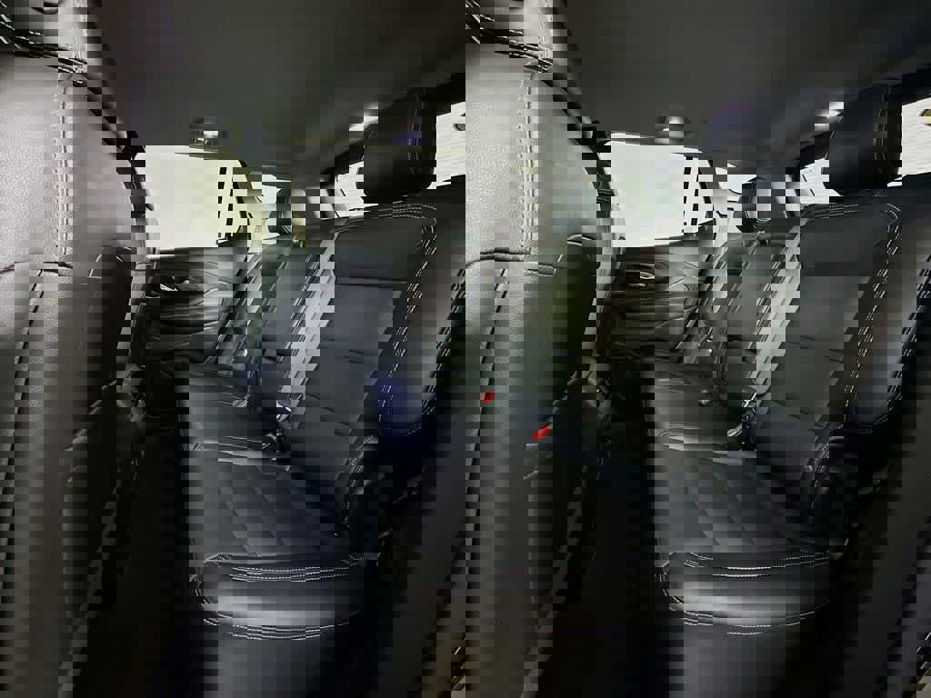 Used 2023 GMC Terrain SLT image 13