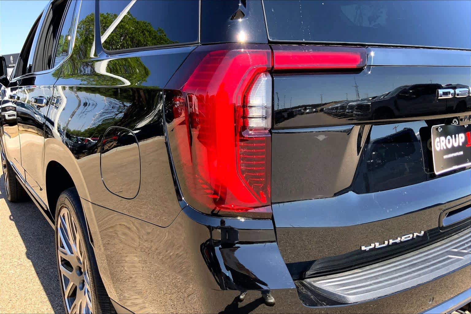 Used 2025 GMC Yukon Denali Ultimate AWD/4WD image 29