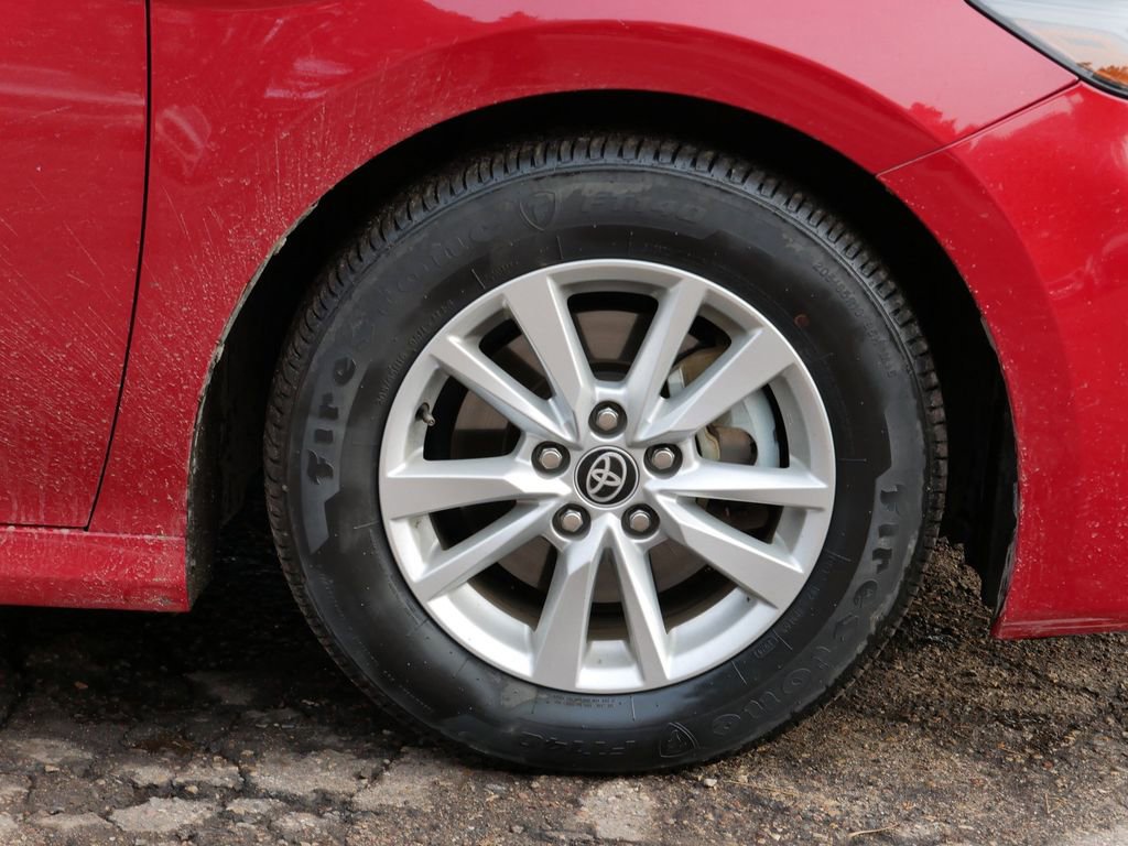 Used 2025 Toyota Camry LE image 7