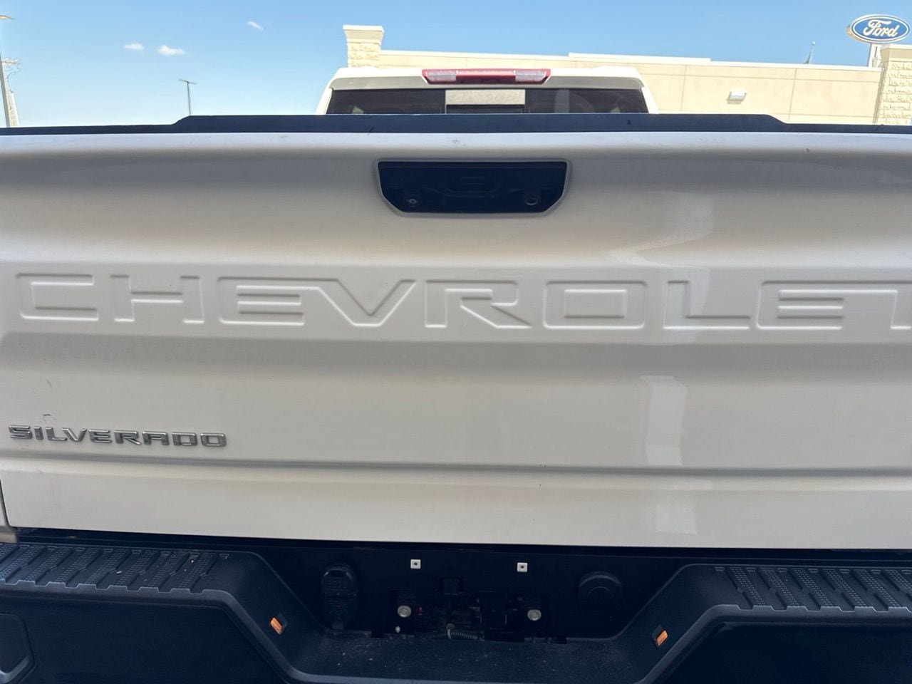 Used 2023 Chevrolet Silverado 1500 LT Trail Boss w/ Convenience Package II AWD/4WD image 6