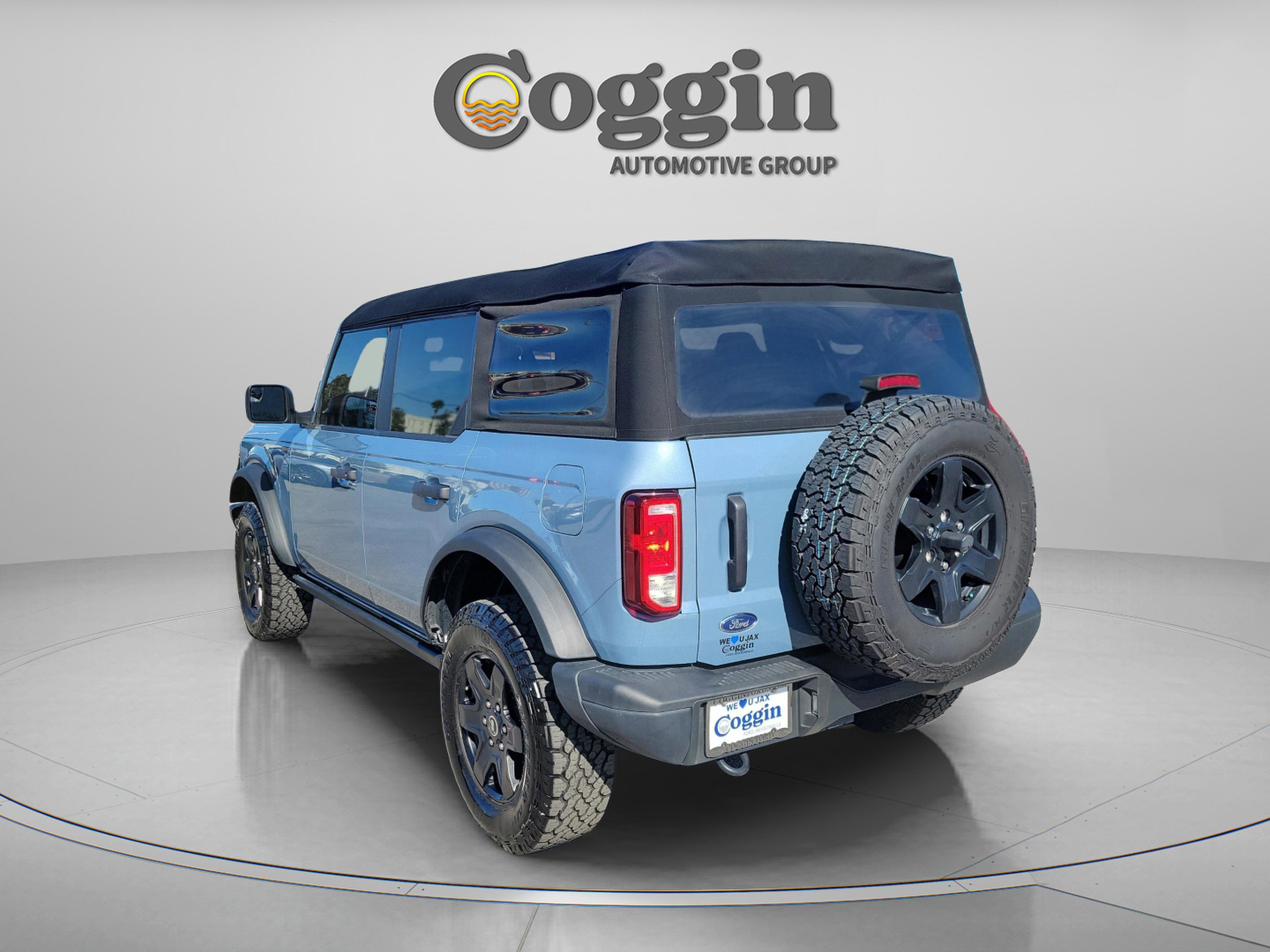 Certified 2024 Ford Bronco Black Diamond image 3