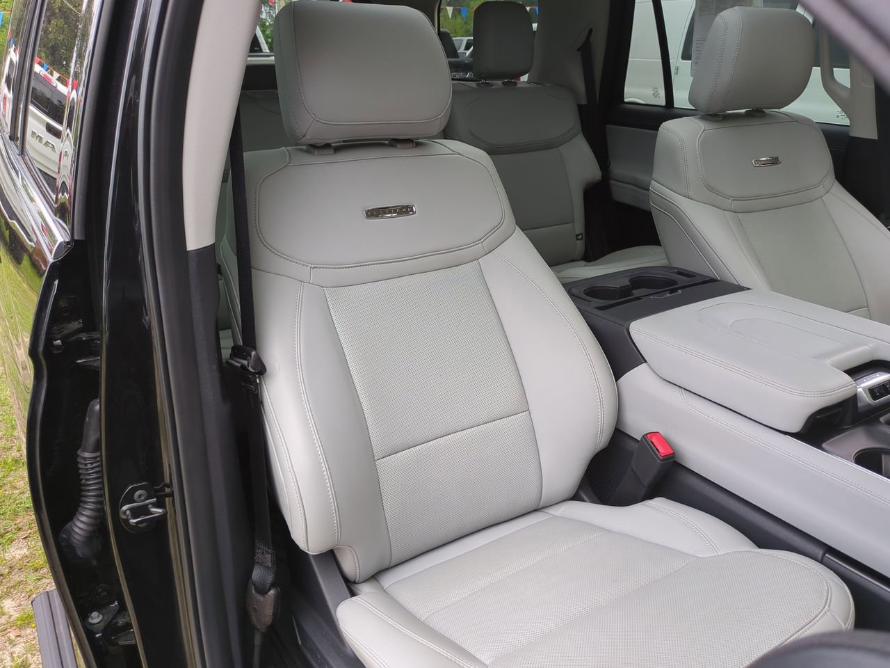 Certified 2025 Ford Expedition Platinum w/ Driver's Package AWD/4WD image 20