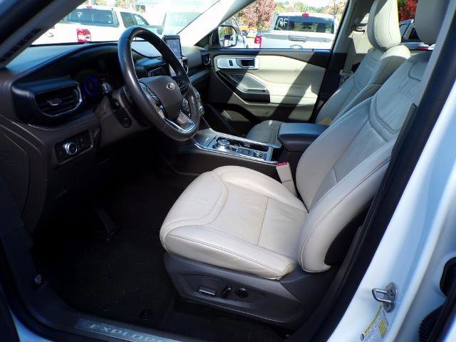 Certified 2020 Ford Explorer Platinum w/ Premium Technology Package image 18