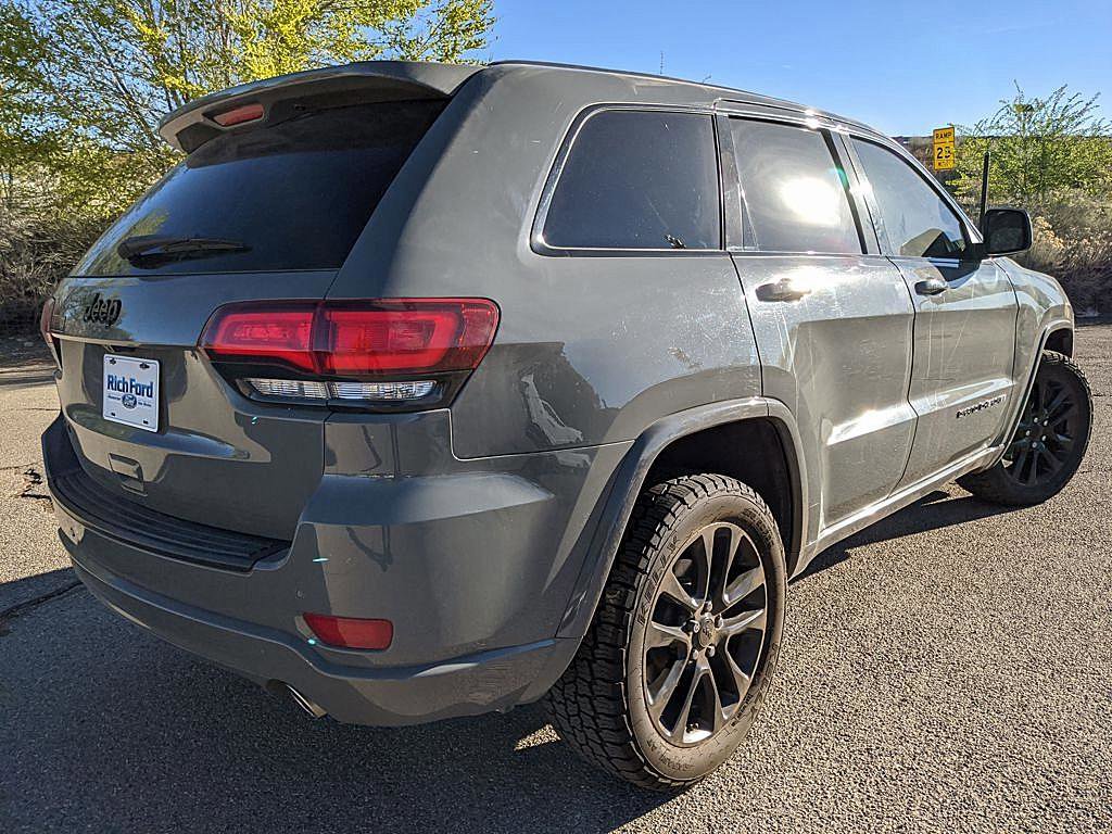 Used 2020 Jeep Grand Cherokee Altitude image 3