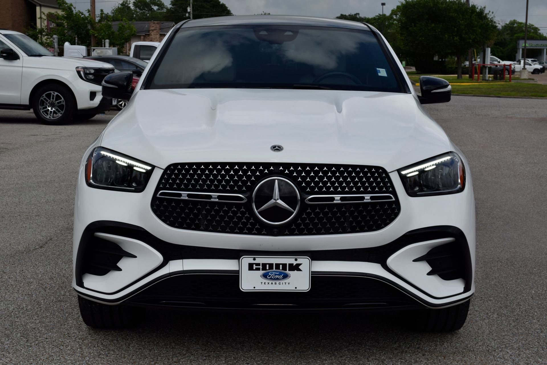 Used 2025 Mercedes-Benz GLE 450 4MATIC Coupe image 2