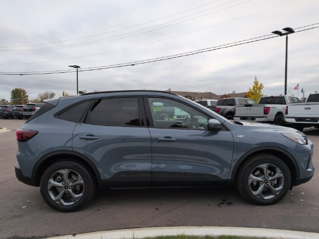 Certified 2025 Ford Escape ST-Line Select w/ Tech Pack #1 AWD/4WD image 6