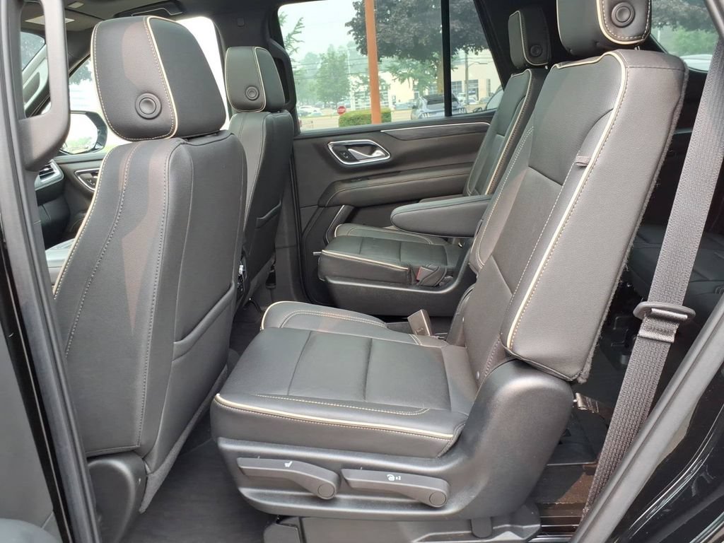 Used 2022 GMC Yukon SLT w/ SLT Premium Package AWD/4WD image 12