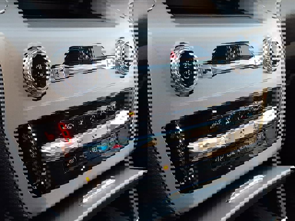 Certified 2023 Ford Explorer XLT w/ Equipment Group 202A image 21