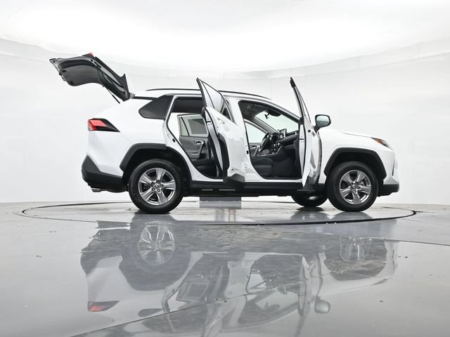 Used 2025 Toyota RAV4 XLE AWD/4WD image 52