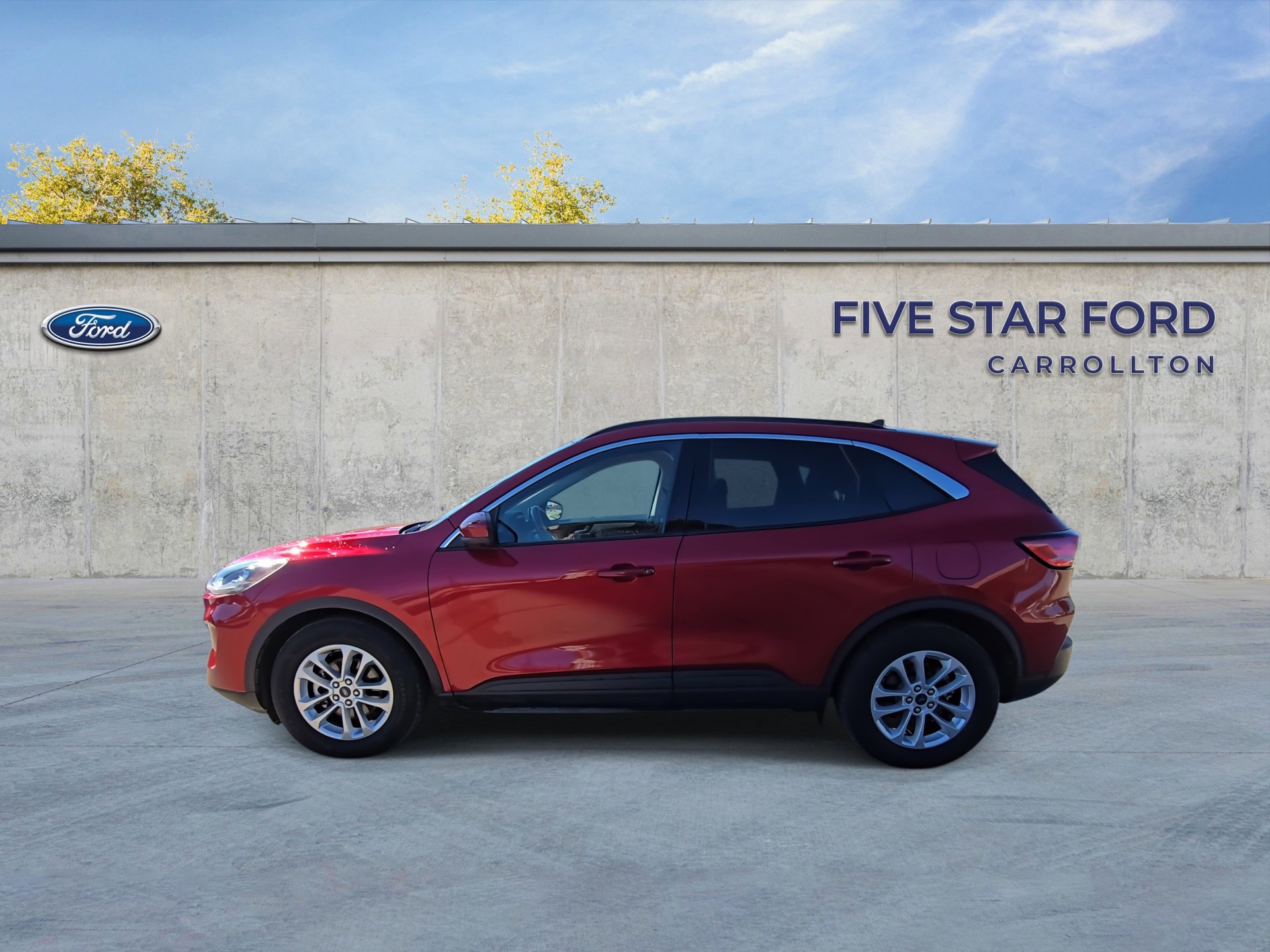 Certified 2020 Ford Escape SE image 2