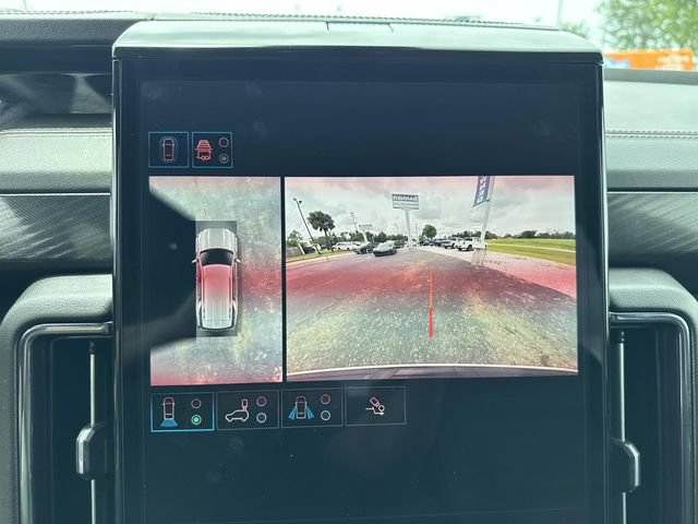 Used 2025 GMC Yukon AT4 w/ AT4 Premium Package AWD/4WD image 25