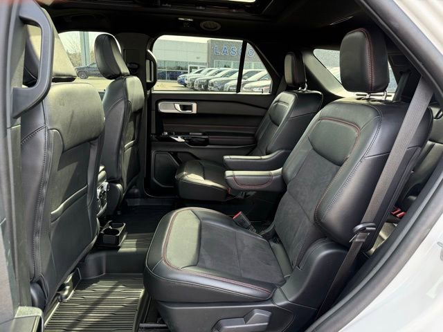 Certified 2024 Ford Explorer ST-Line w/ Class IV Trailer Tow Package image 17