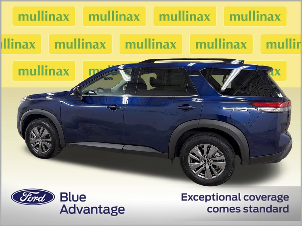Used 2025 Nissan Pathfinder SV FWD image 11