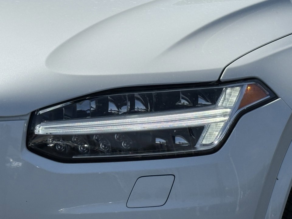 Used 2023 Volvo XC90 B6 Ultimate w/ Protection Package image 48