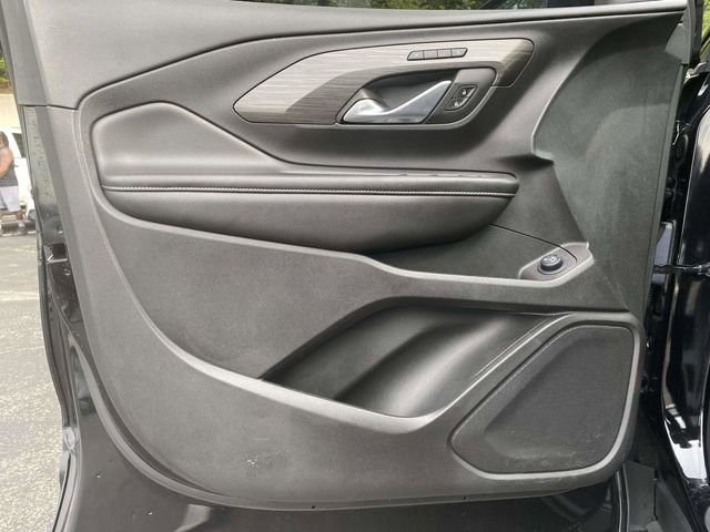 Used 2023 GMC Terrain SLT w/ Tech Package FWD image 21