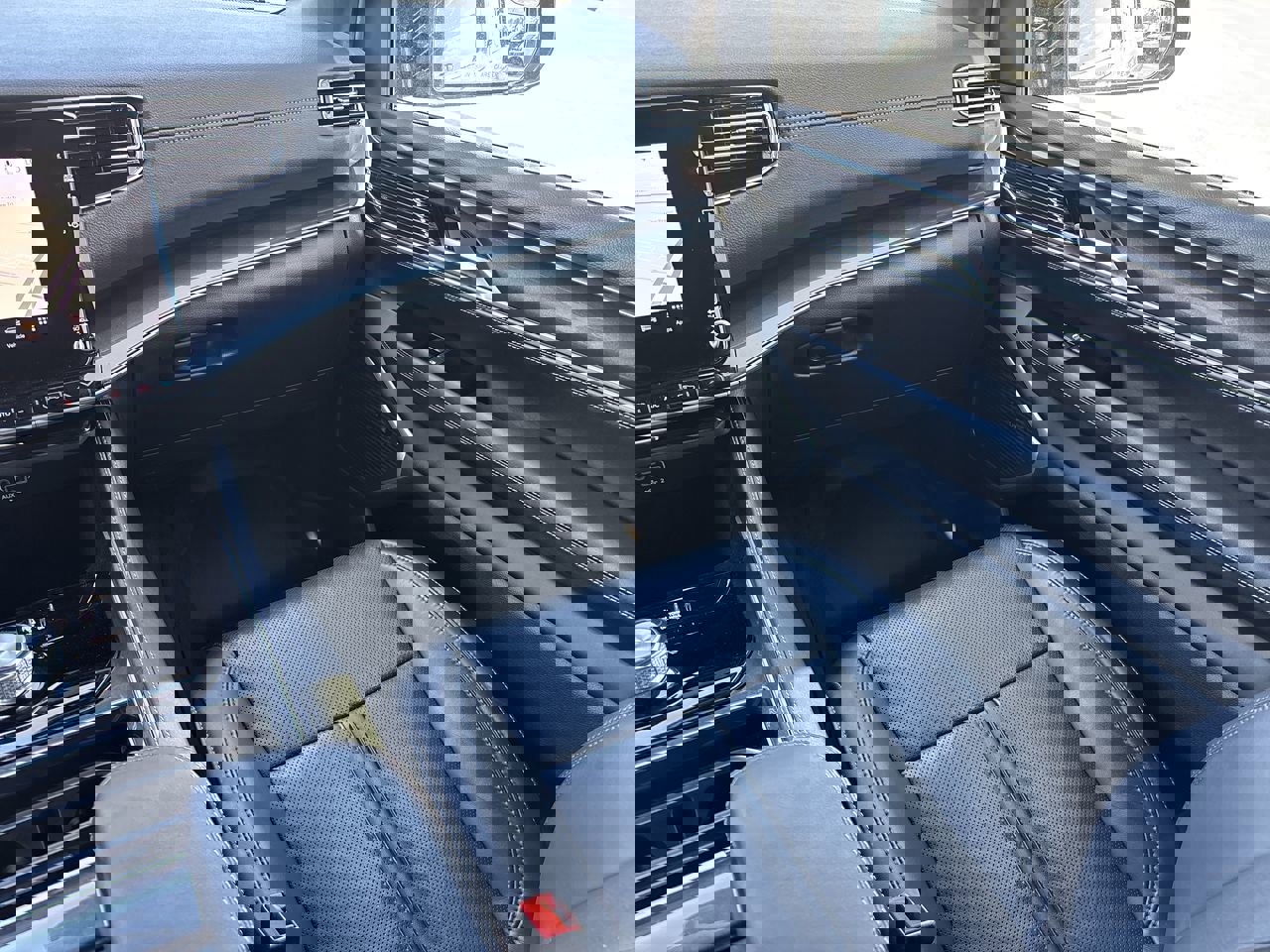 Used 2024 Jeep Wagoneer 2WD image 22