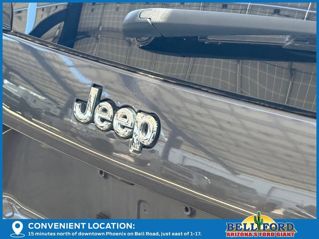 Used 2019 Jeep Cherokee Limited AWD/4WD image 13
