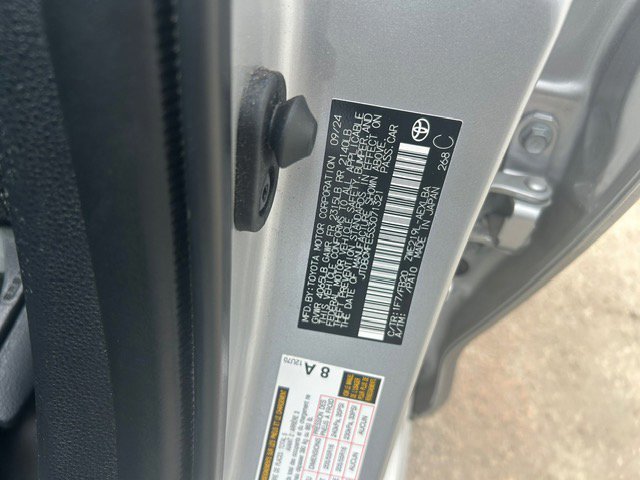 Used 2025 Toyota Corolla LE FWD image 17