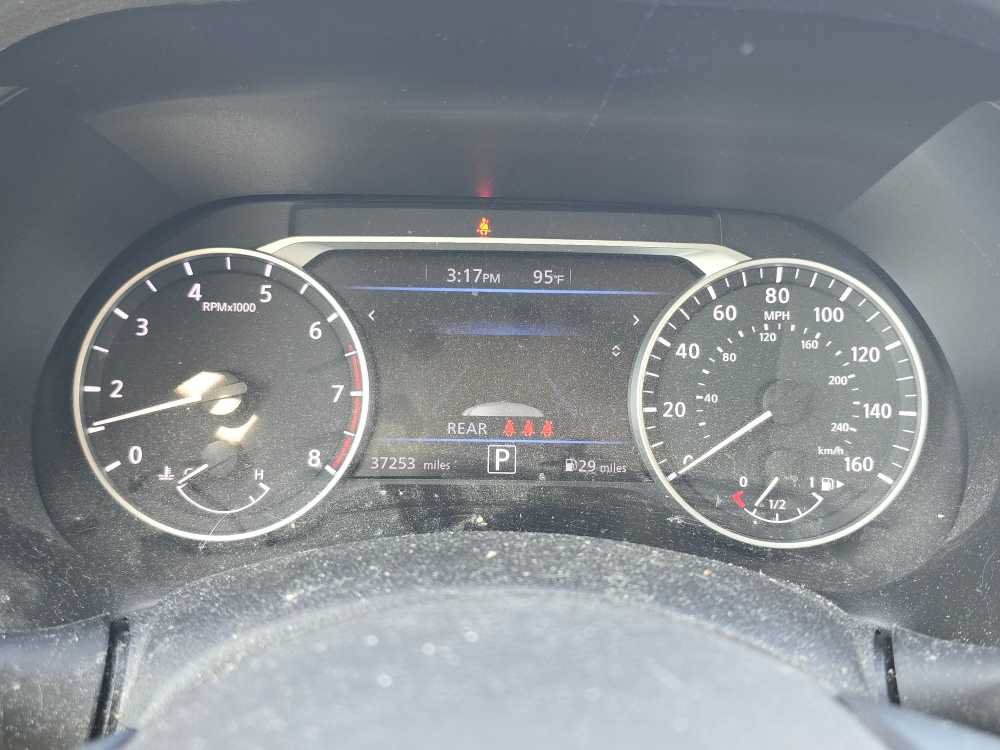 Used 2024 Nissan Sentra SV FWD image 7
