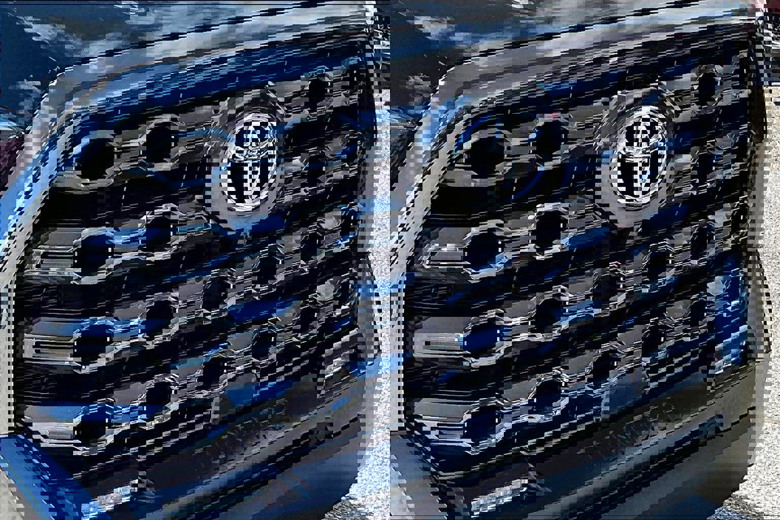 Used 2023 Toyota Tundra Platinum AWD/4WD image 29