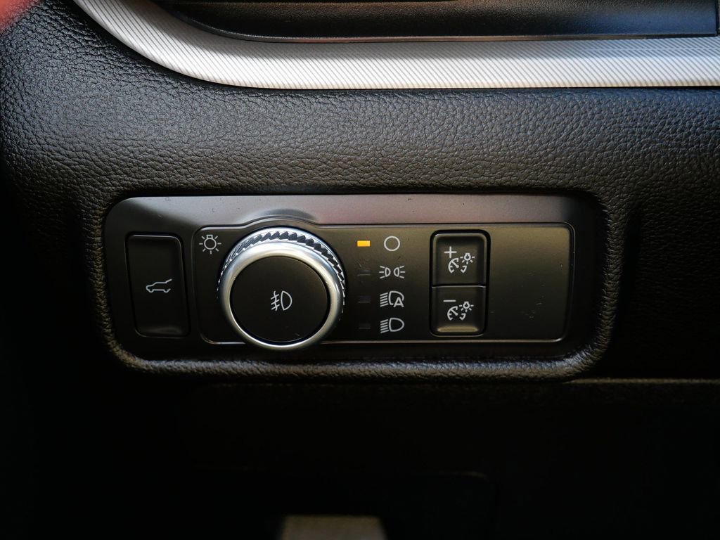 Certified 2021 Ford Explorer XLT w/ Equipment Group 202A image 19