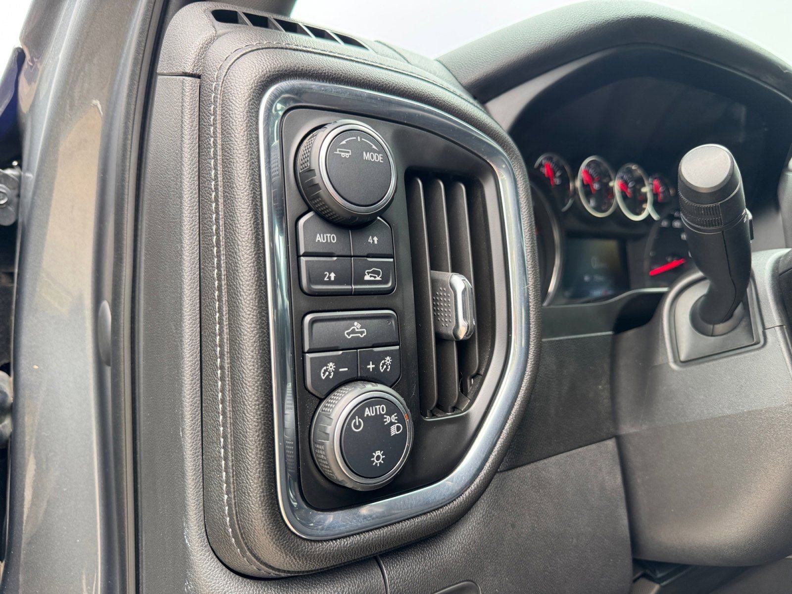 Used 2020 Chevrolet Silverado 1500 LT w/ All-Star Edition AWD/4WD image 20